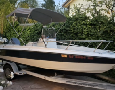 Center Console Fishing Boat